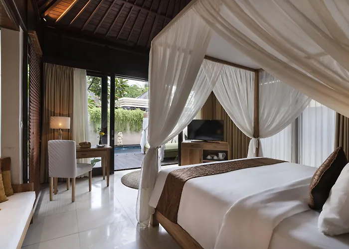 D'nusa Club And Hotel 4*