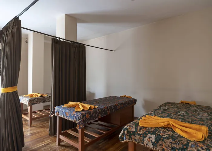D'nusa Club And Hotel 4*